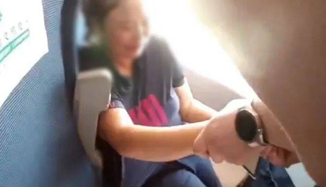 皇冠信用网登3代理
_沈阳北站始发皇冠信用网登3代理
!G3483次列车上发生紧急情况