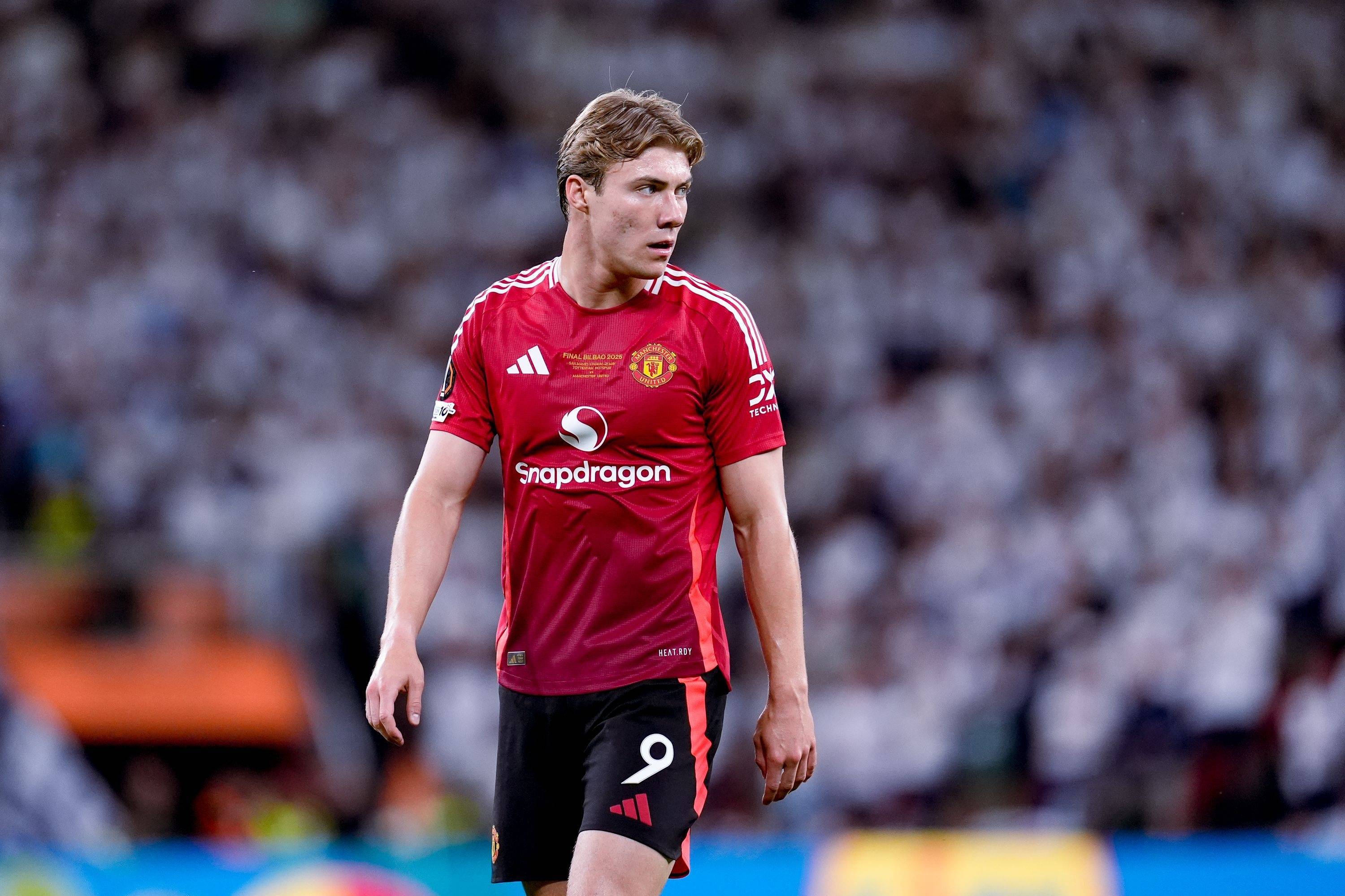 球会友谊赛_租借+5000万欧买断！意媒：米兰考虑签霍伊伦球会友谊赛，决定权在球员自己