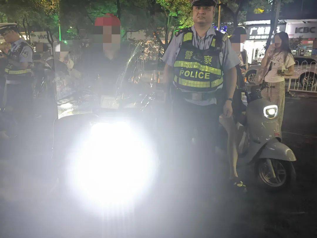 澳大利亚新南威尔斯联赛2_多地严查“人造太阳”澳大利亚新南威尔斯联赛2！湖南交警提醒