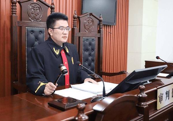 西班牙甲组联赛_秦岭脚下二十年如一日健身晨跑的他西班牙甲组联赛，以自律、温度与力量滋养法治年轮