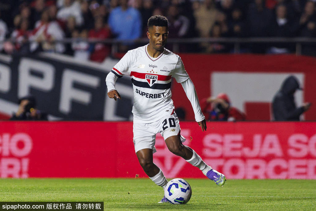 皇冠信用網账号申请_安东尼重返贝蒂斯：曼联与西甲劲旅的转会谈判揭秘