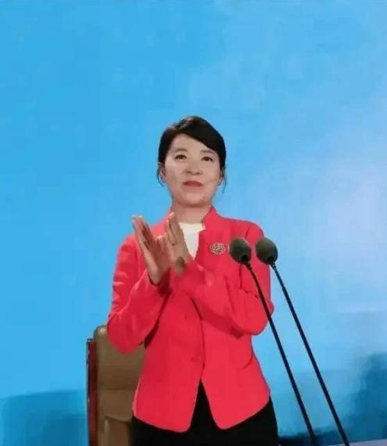 皇冠信用网开户_“换装主席”王莉霞的堕落：从光鲜人设到腐败深渊