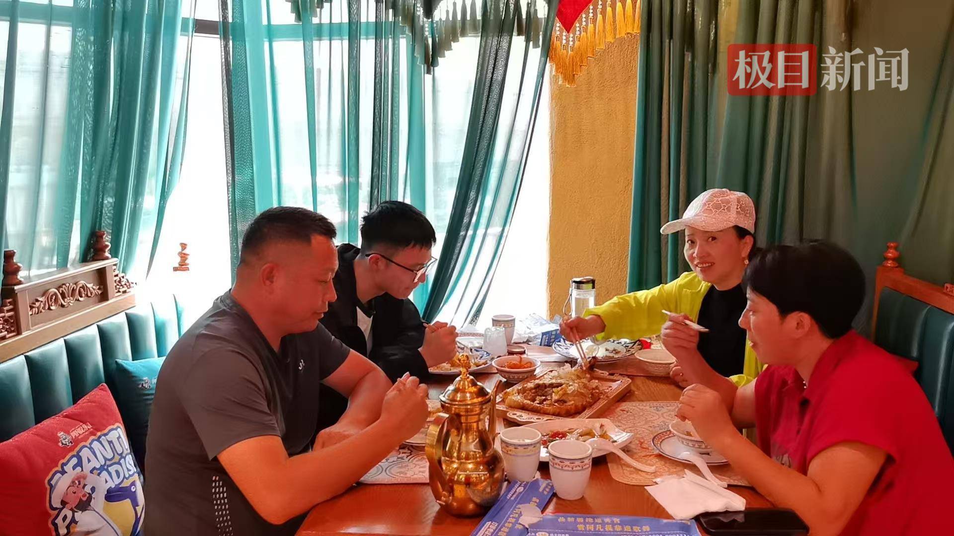 巴勒莫vs弗洛西诺尼_安徽夫妇自驾送儿子去新疆石河子上大学：6天穿越3700公里巴勒莫vs弗洛西诺尼，沿途打卡景点每天还直播7小时，刚到校就被粉丝认出