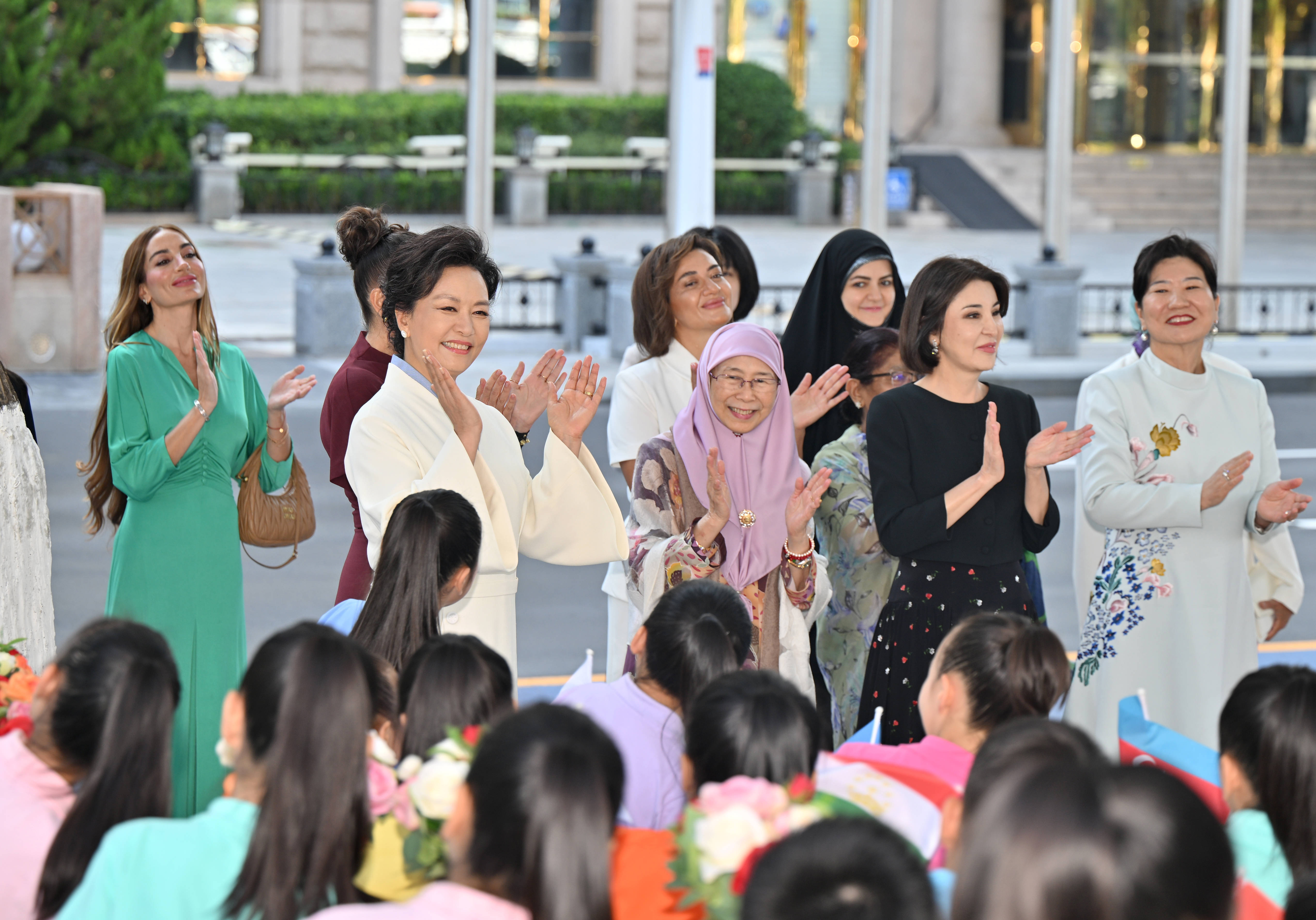 汉坎vs萨普斯堡08_上合组织天津峰会｜彭丽媛同出席2025年上海合作组织峰会外方领导人夫人游览天津海河