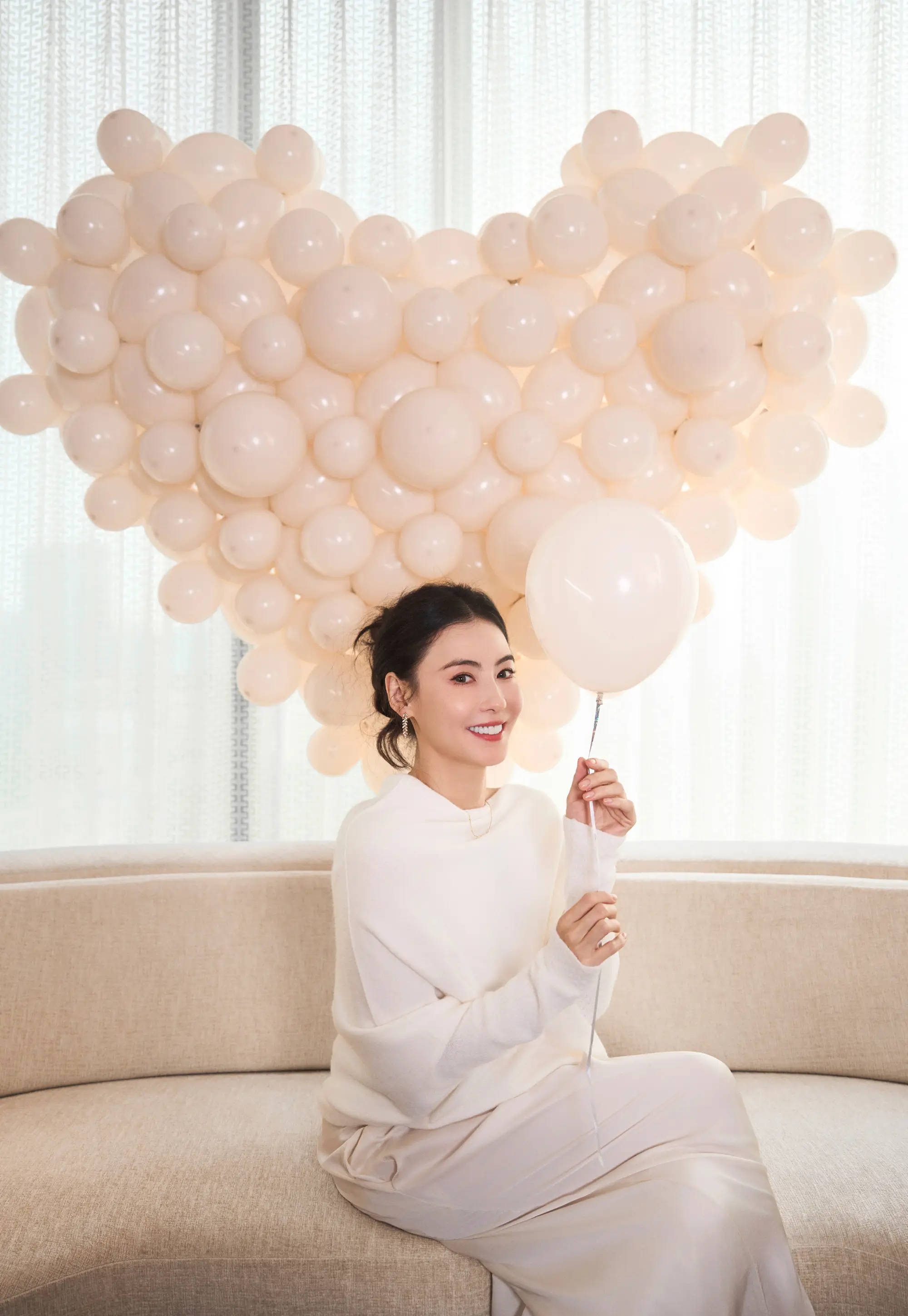 米洛斯拉夫卢巴斯vs卢博斯福尔曼_张柏芝在外网发九三盛大阅兵现场照米洛斯拉夫卢巴斯vs卢博斯福尔曼！配文“为祖国点赞”