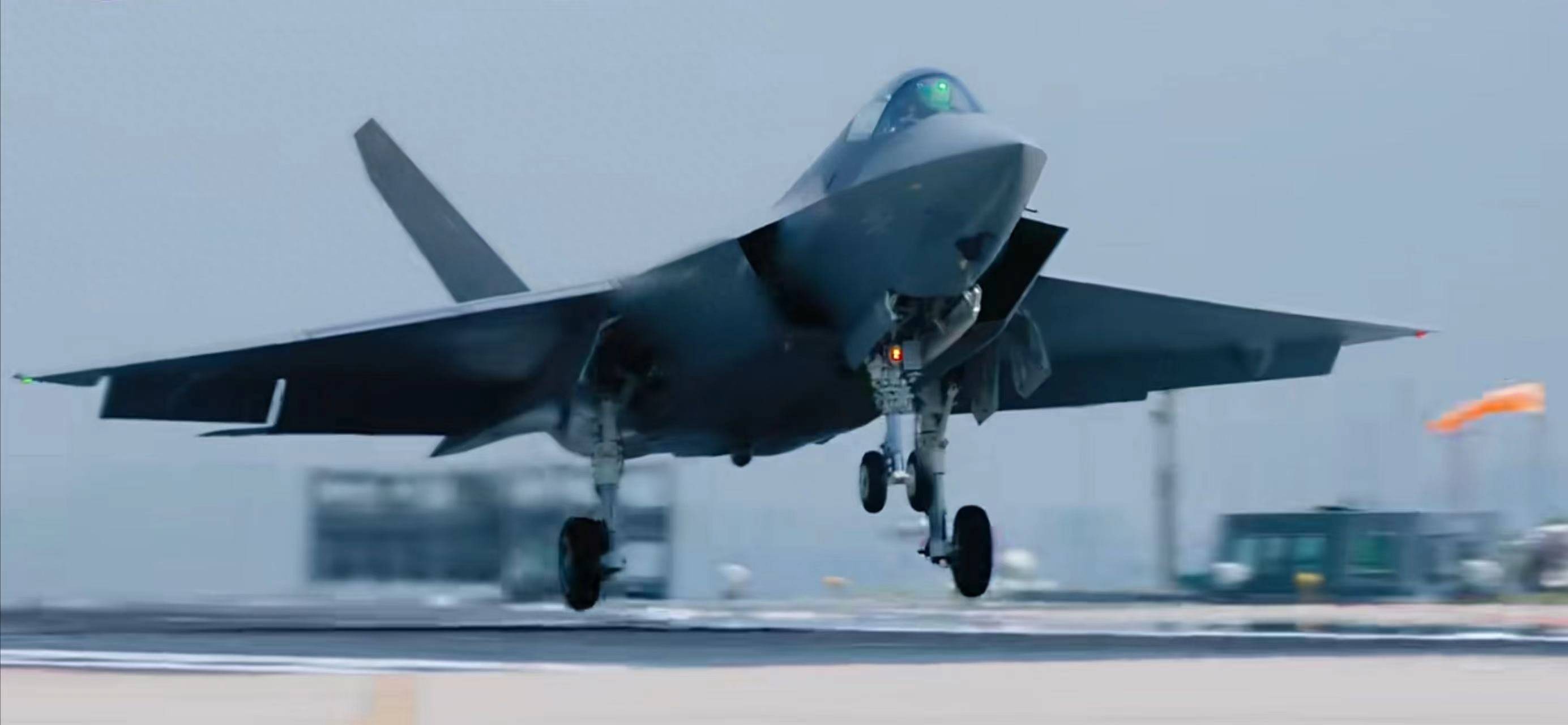 尼切萨vs科罗纳_震撼！官方宣布尼切萨vs科罗纳，歼35隐身舰载机，可以在辽宁舰起降，两艘滑跃航母战力会大增！