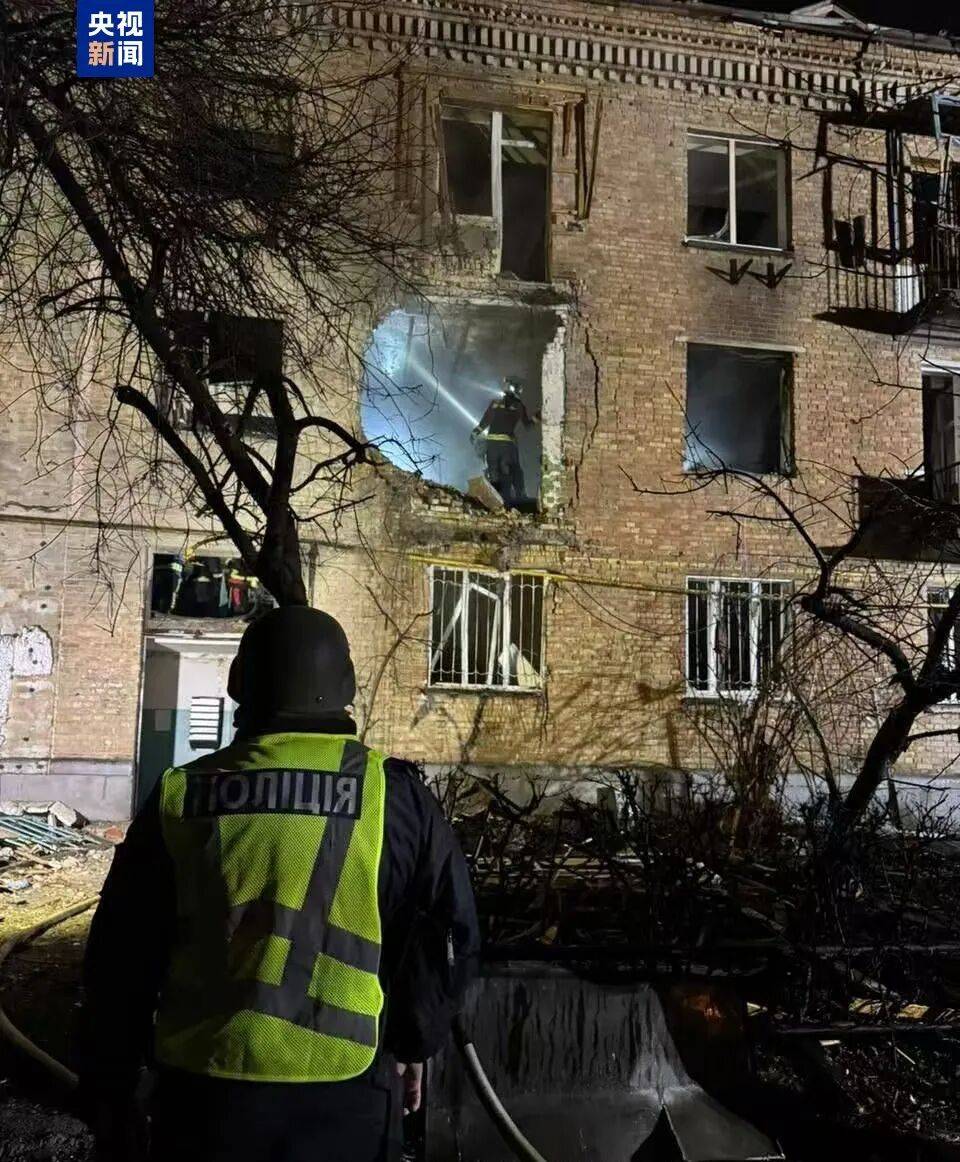 皇冠信用庄家_俄乌皇冠信用庄家，突发！泽连斯基：俄发射约36枚导弹近600架无人机，致乌3人死亡