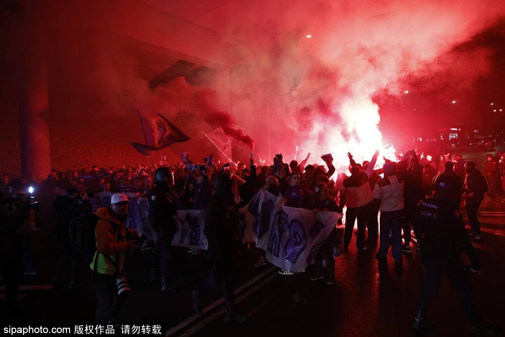 皇冠登3代理_德容：巴萨的胜利证明我们更优秀皇冠登3代理！2025年完美收官