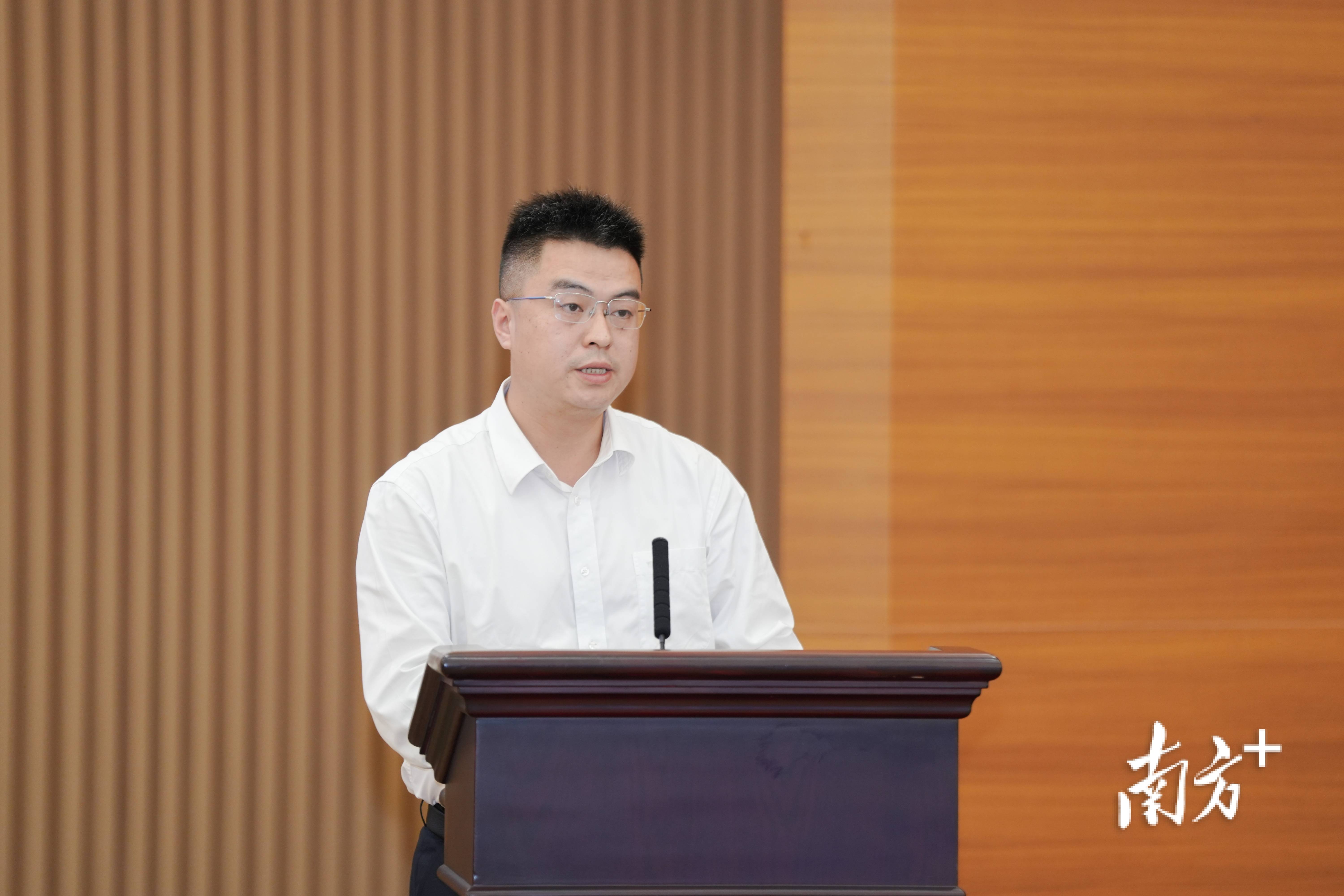 皇冠手机管理端登录
_梅州市委常委、梅县区委书记凌云:推动镇村组团发展“全域覆盖”