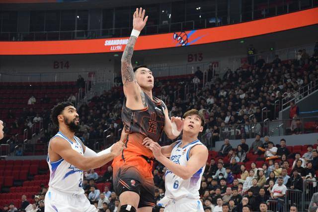 皇冠信用网开户_正好侃球丨从三连败到八连胜皇冠信用网开户！邱彪找到了“高速”行驶的钥匙